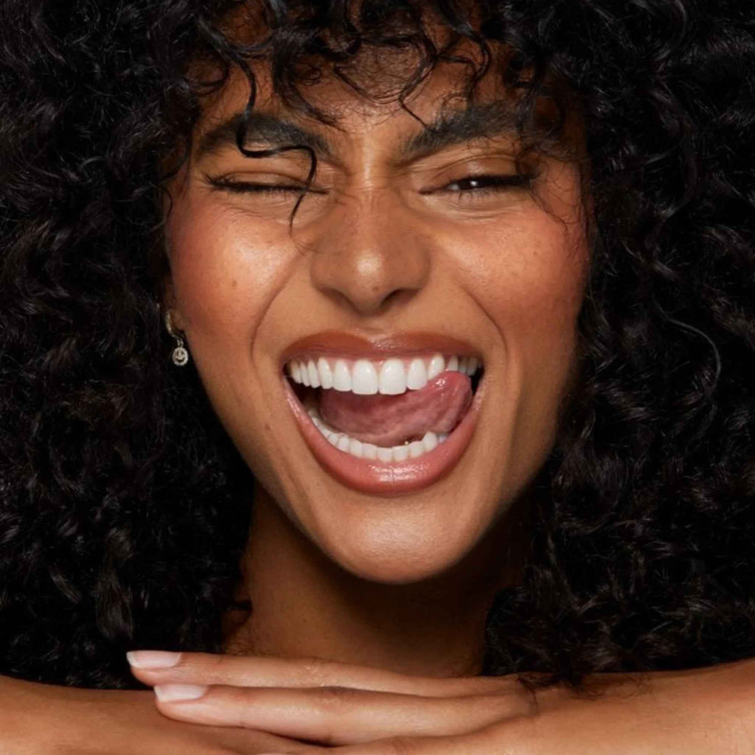 Teint terne, traits fatigués : comment retrouver une peau lumineuse ? - Evoluskins